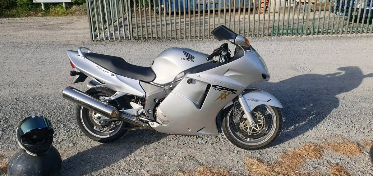 Honda Blckbird CBR1100XX - Image 2