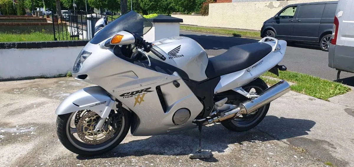 Honda Blckbird CBR1100XX - Image 3