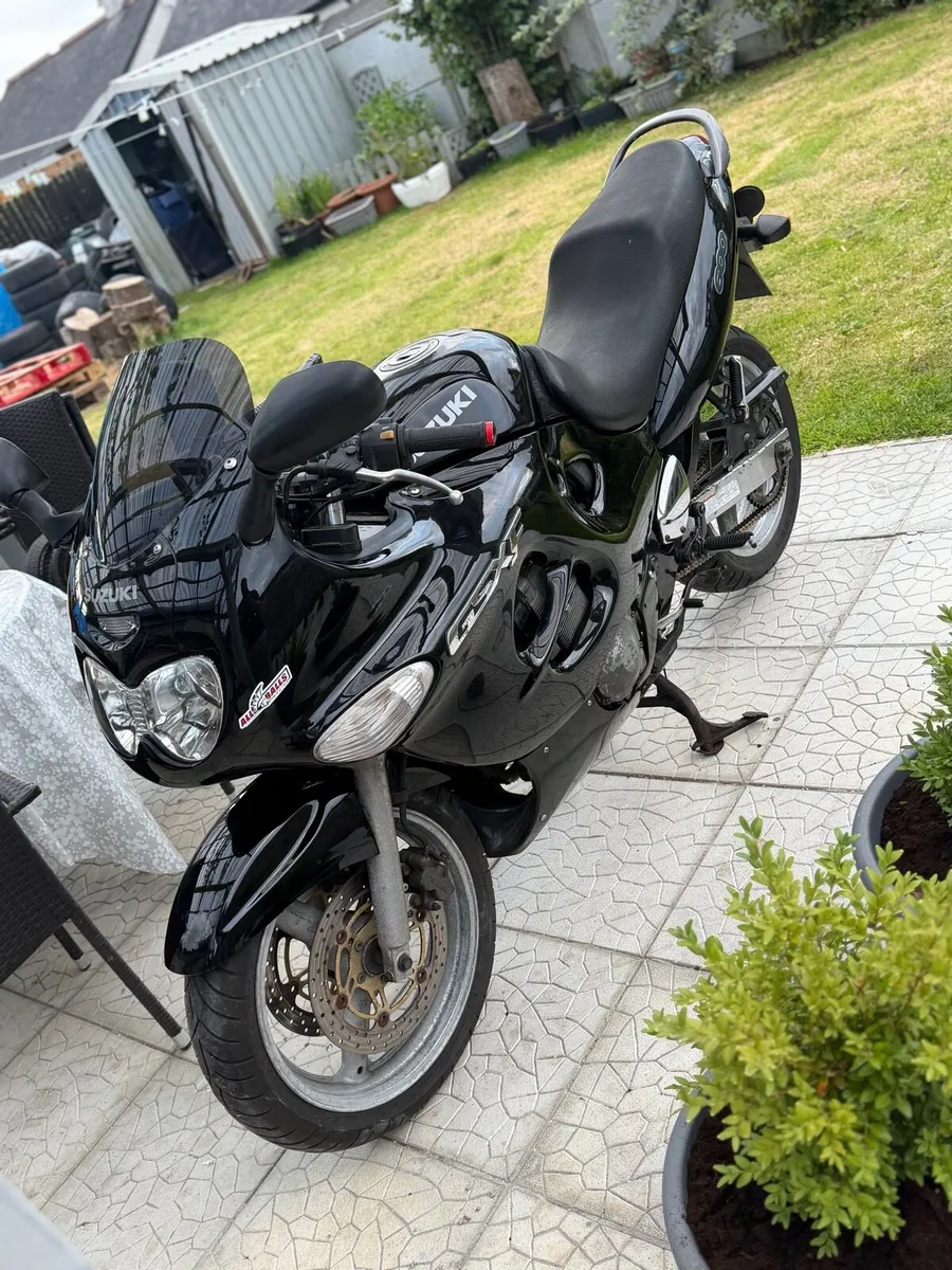 Suzuki GSXF600 - Image 1