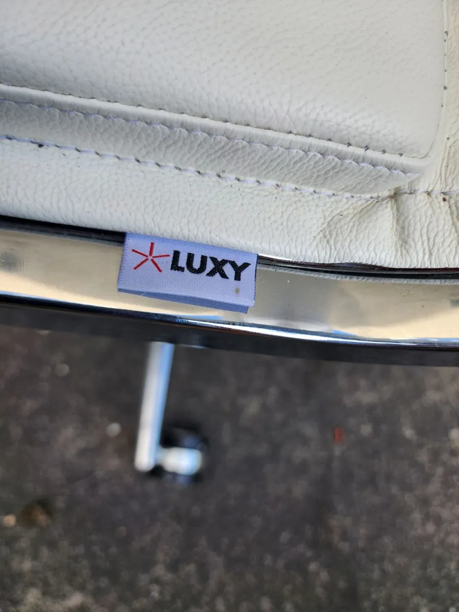 LUXY Office chair - Image 1
