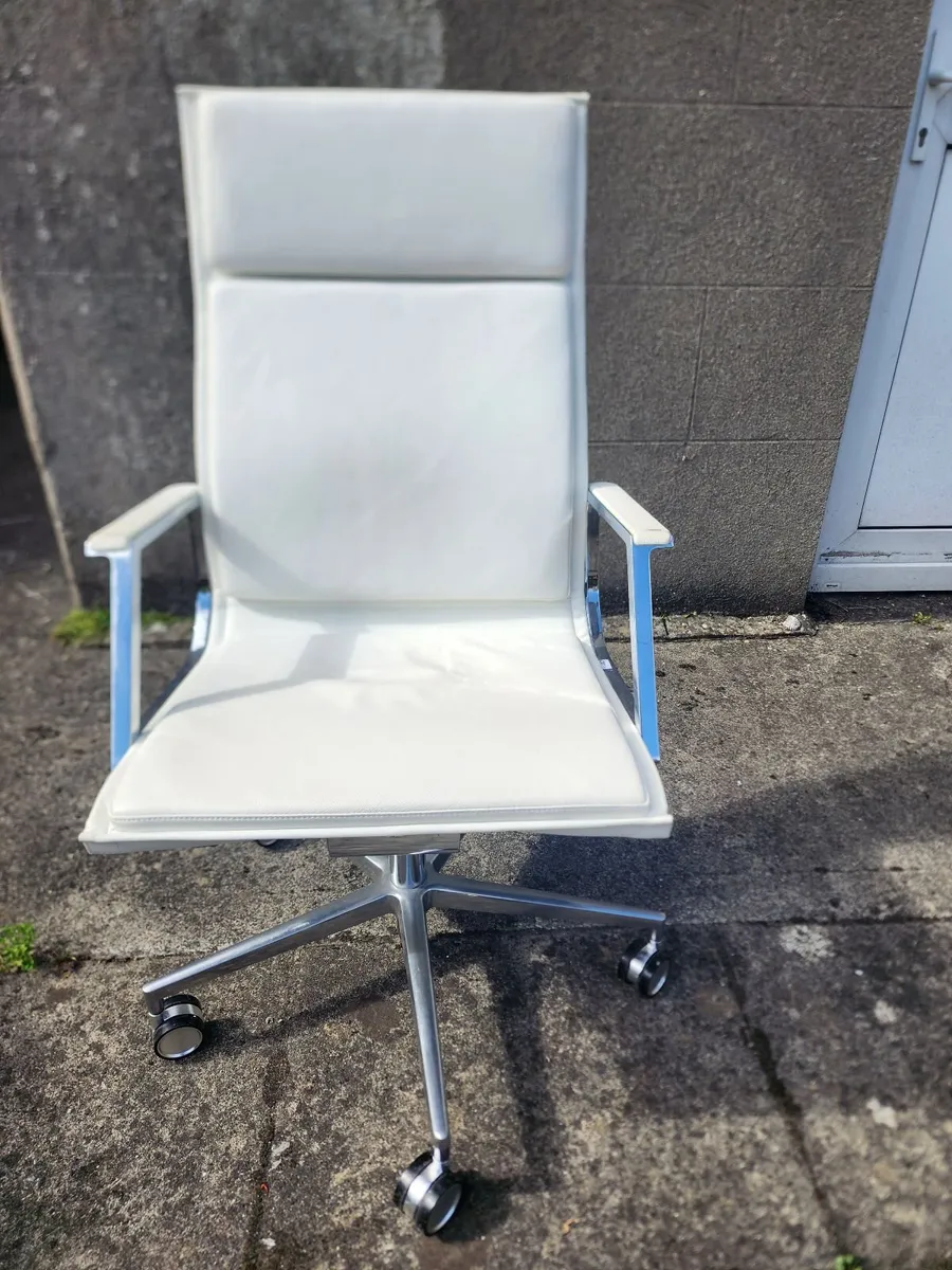 LUXY Office chair - Image 3