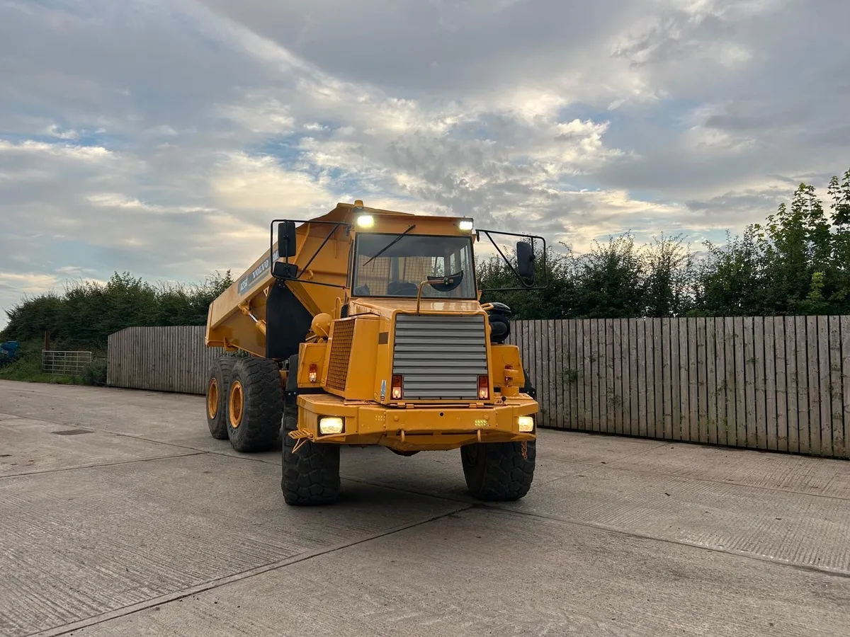 Volvo A25C Articulated Dump Truck - Image 3