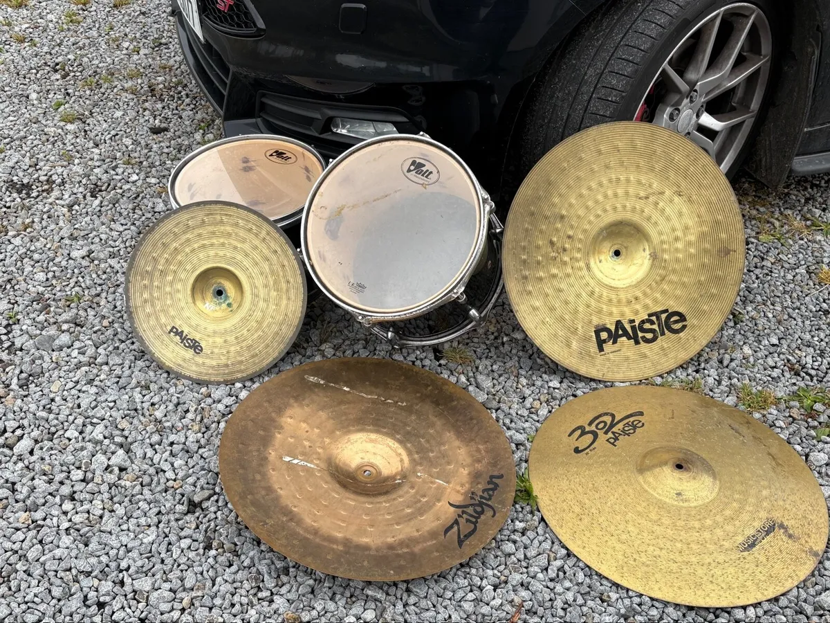 Drum kit - Image 1
