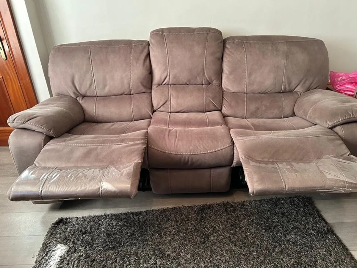 3 Seater & 2 Armchairs - Image 3