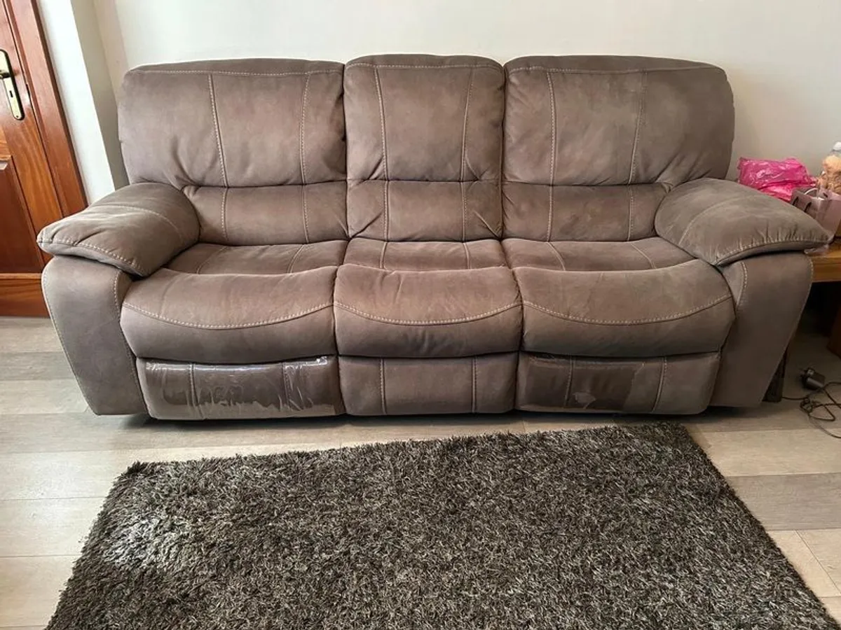 3 Seater & 2 Armchairs - Image 4