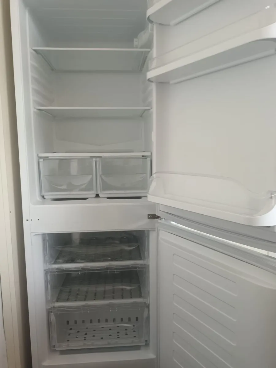 Fridge freezer - Image 4