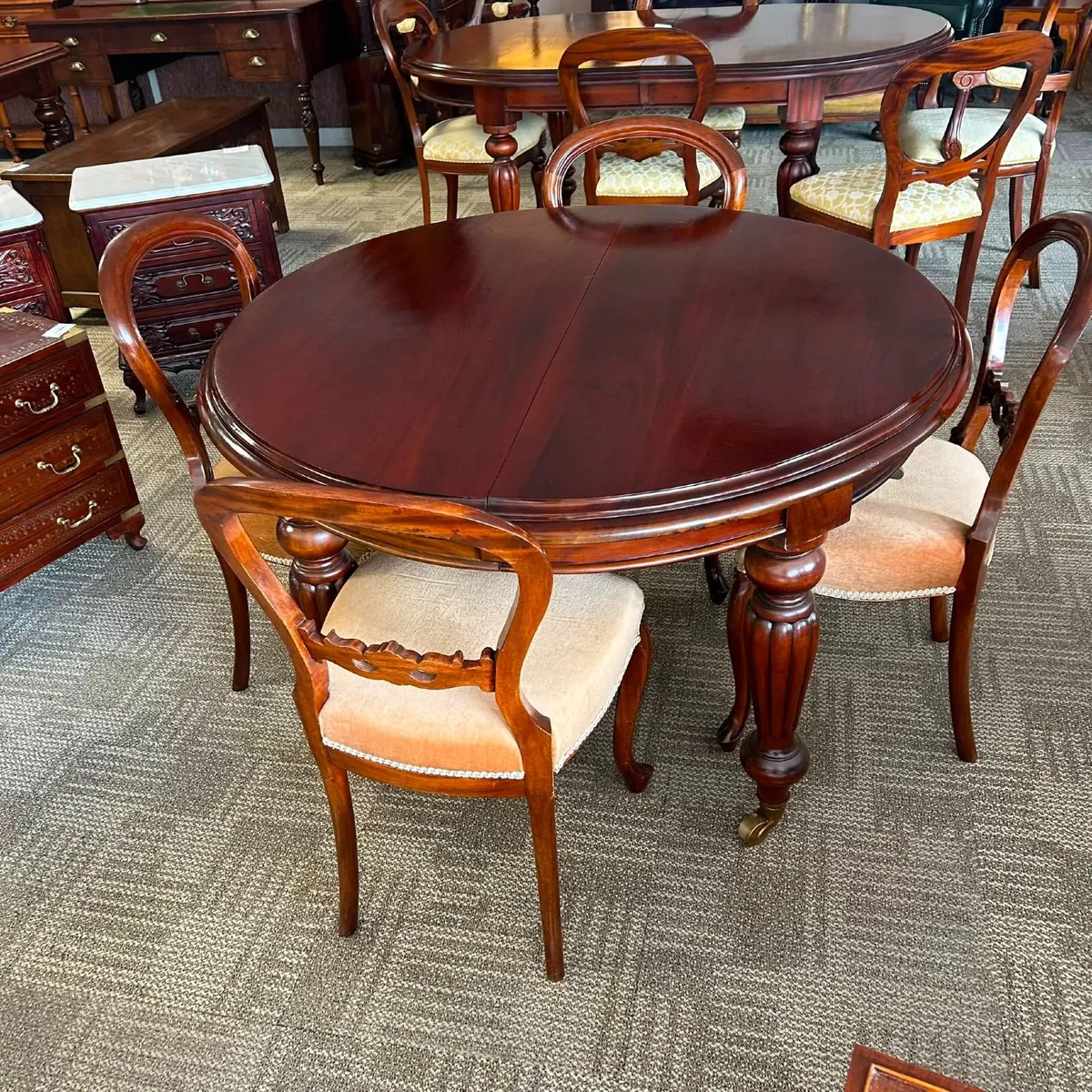 Victorian extending dining table with 6 chairs - Image 4