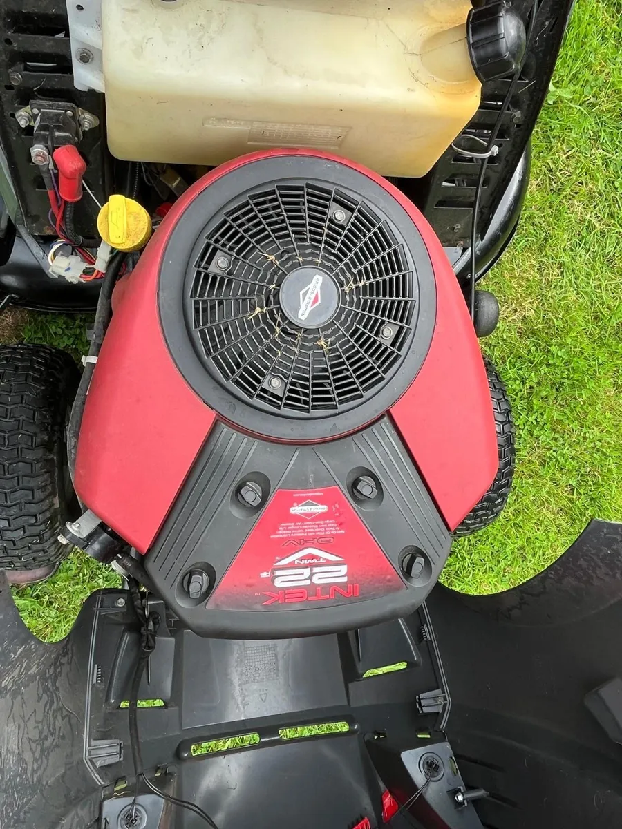 Castle garden 22hp 48inch cut ride on lawnmower - Image 2