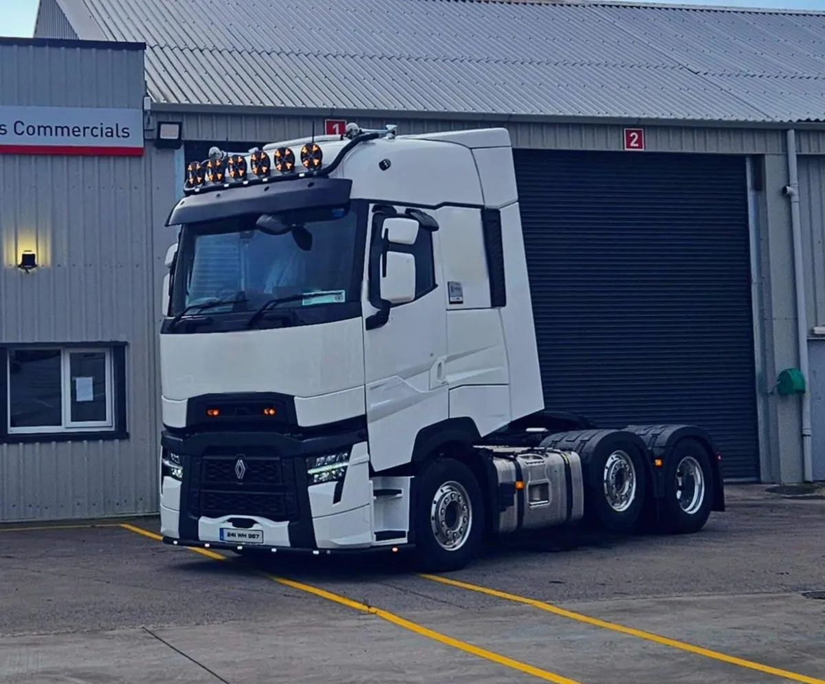 2024 with R&M Renault T High 520 6x2 Midlift - Image 3