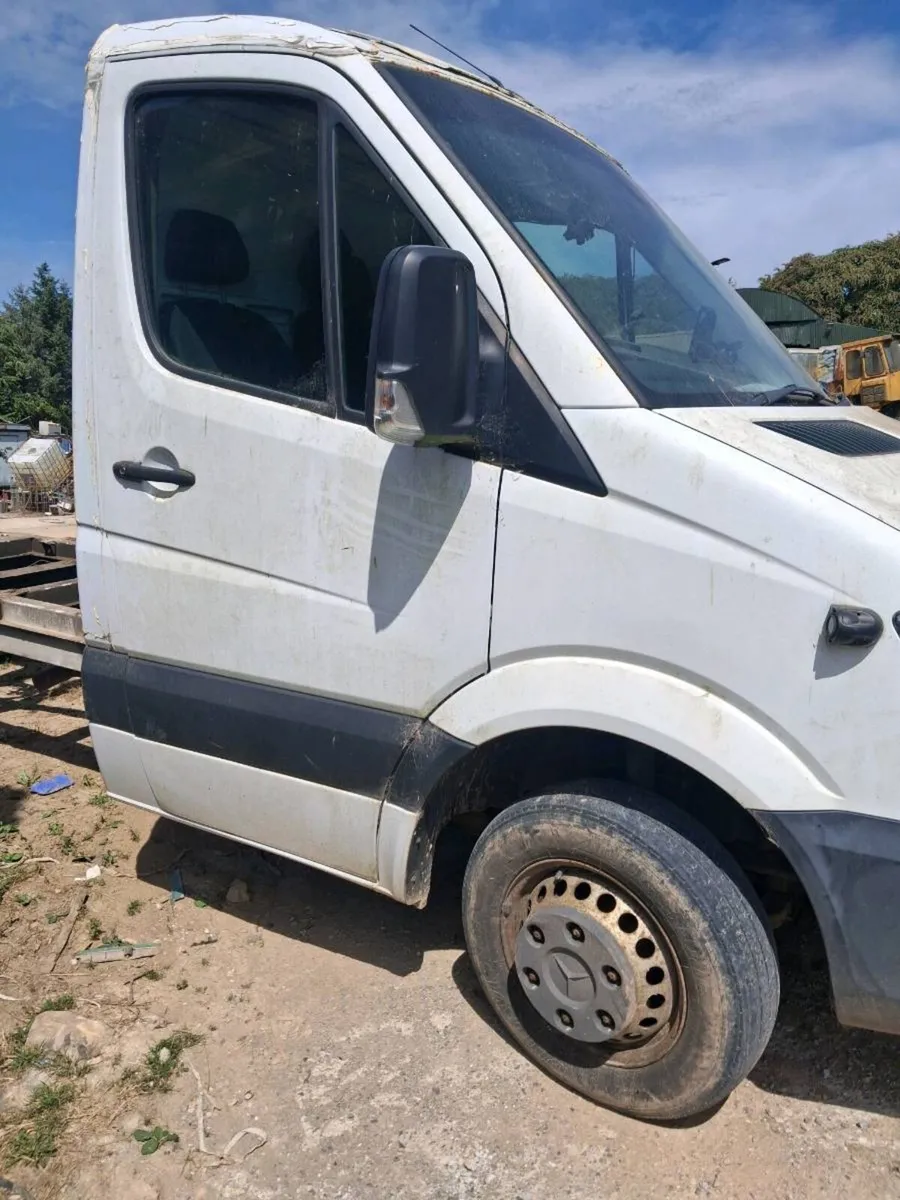 Mercedes Sprinter Chasis and cab - Image 2