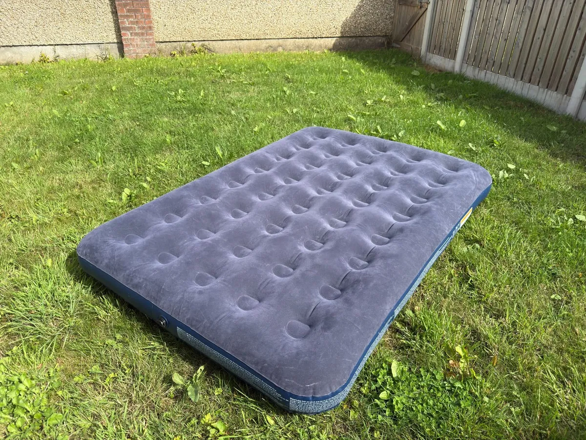JYSK Enghave Air mattress with foot pump - Image 1