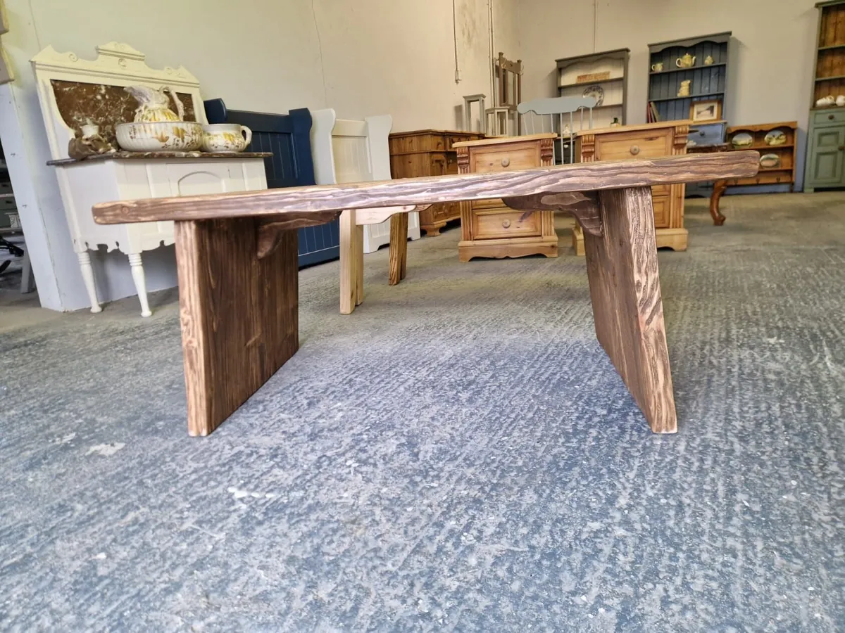 Reclaimed wood rustic style coffee table - Image 4