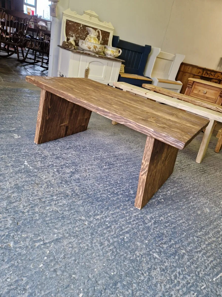 Reclaimed wood rustic style coffee table - Image 3