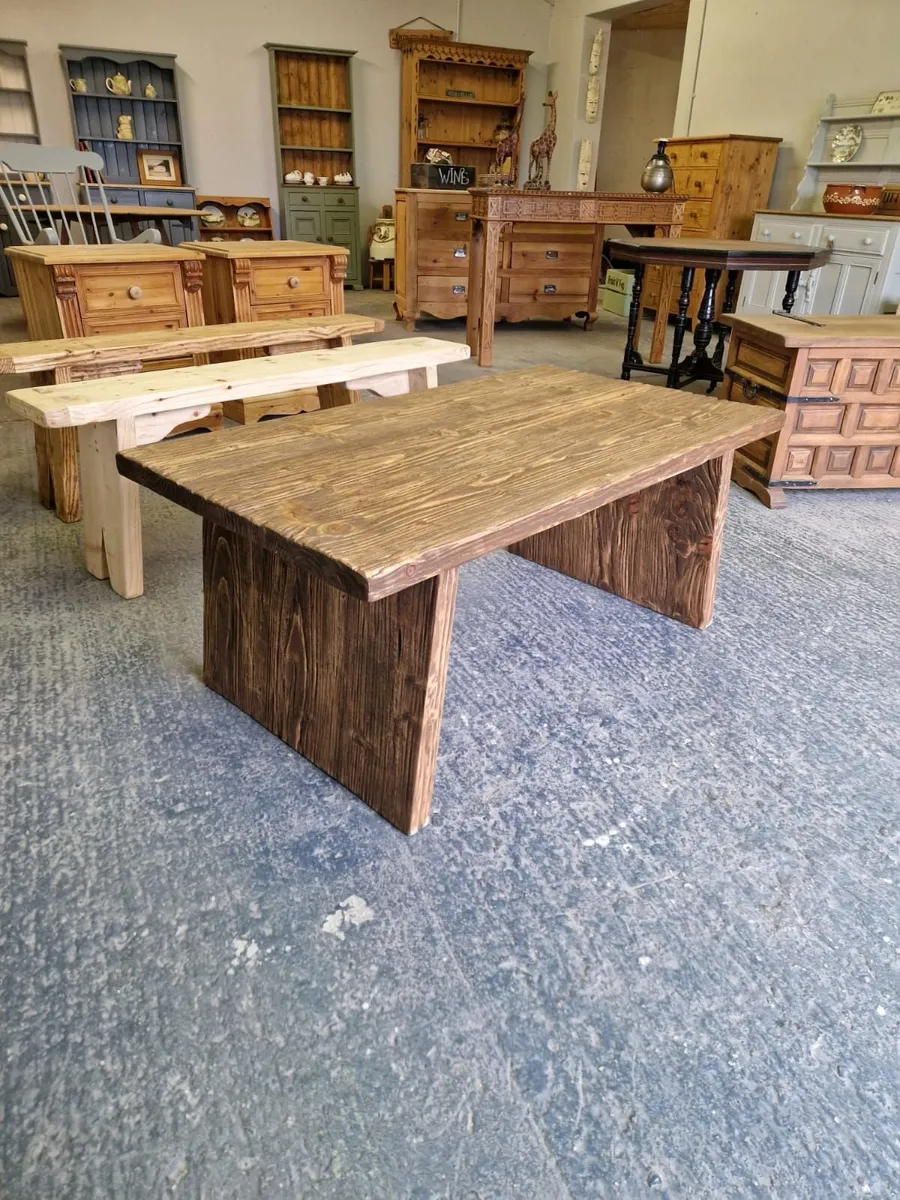 Reclaimed wood rustic style coffee table - Image 1