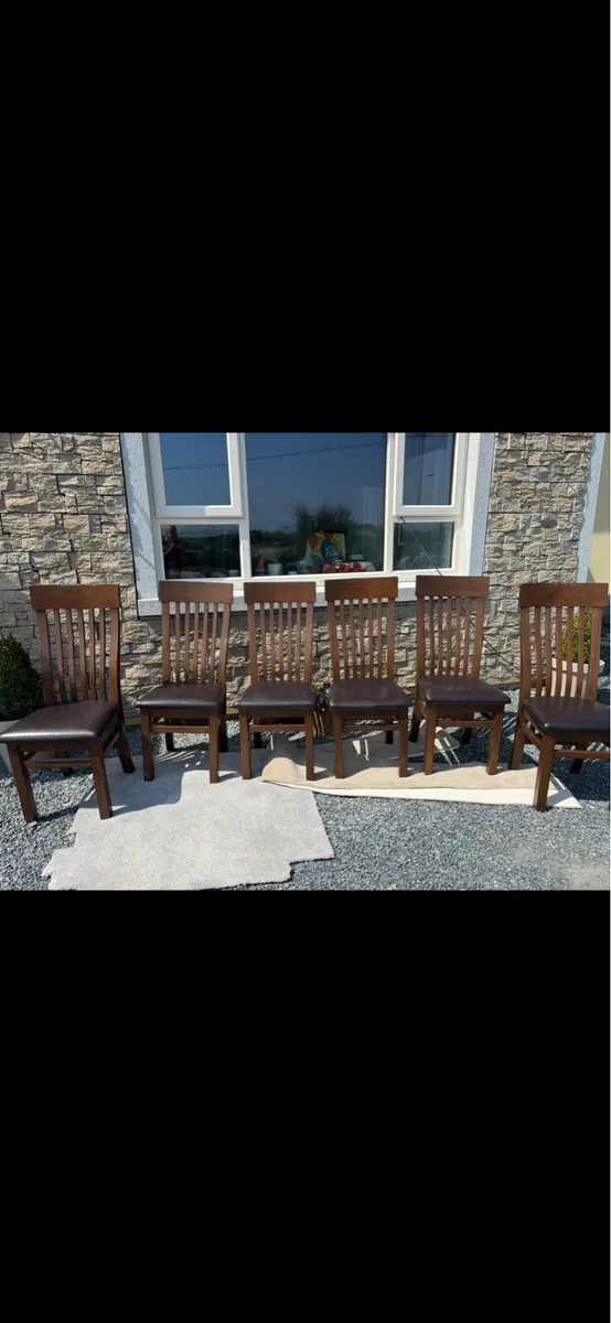 Kitchen table & chairs - Image 2