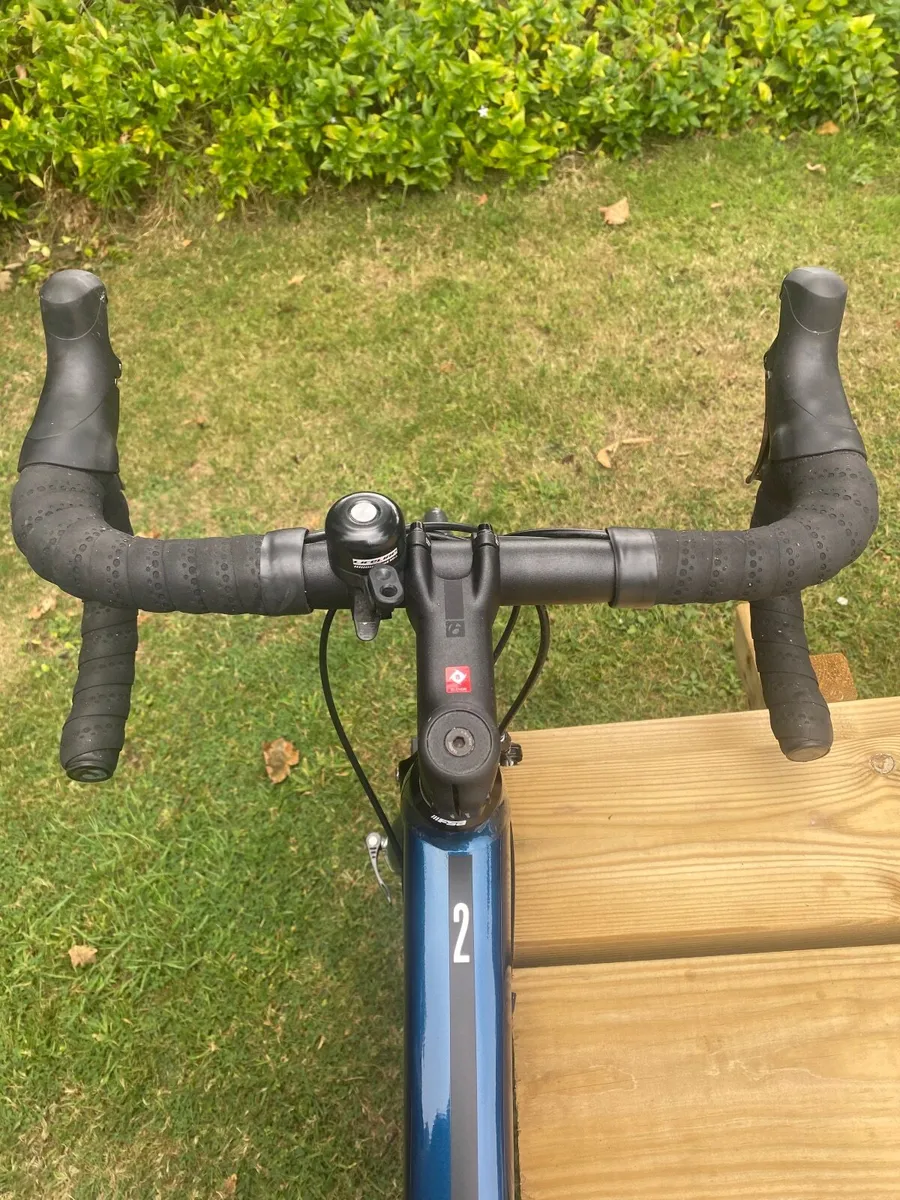 Trek Domane AL 2 – 52cm – Excellent Condition - Image 3