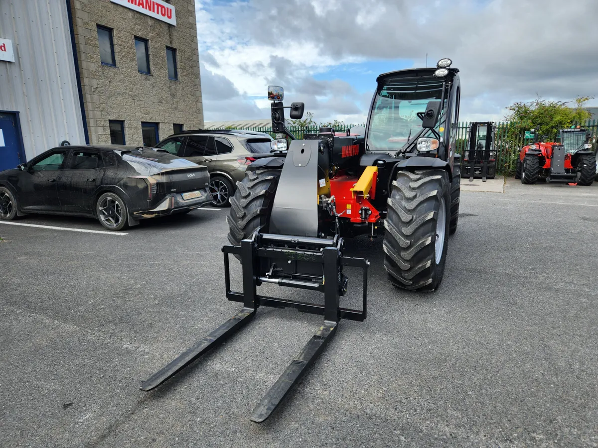 New Manitou MLT 630 telehandler - Image 3