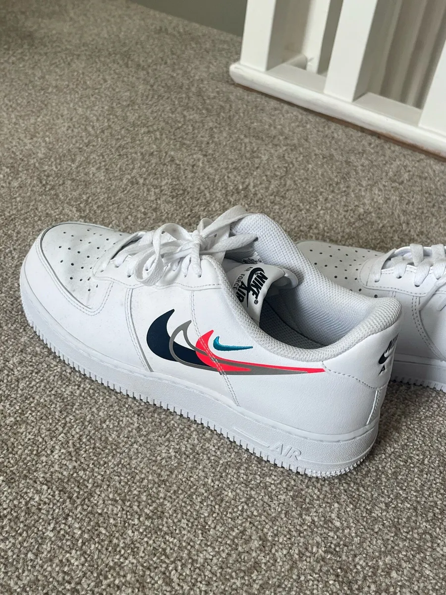 Nike shoes - Image 1