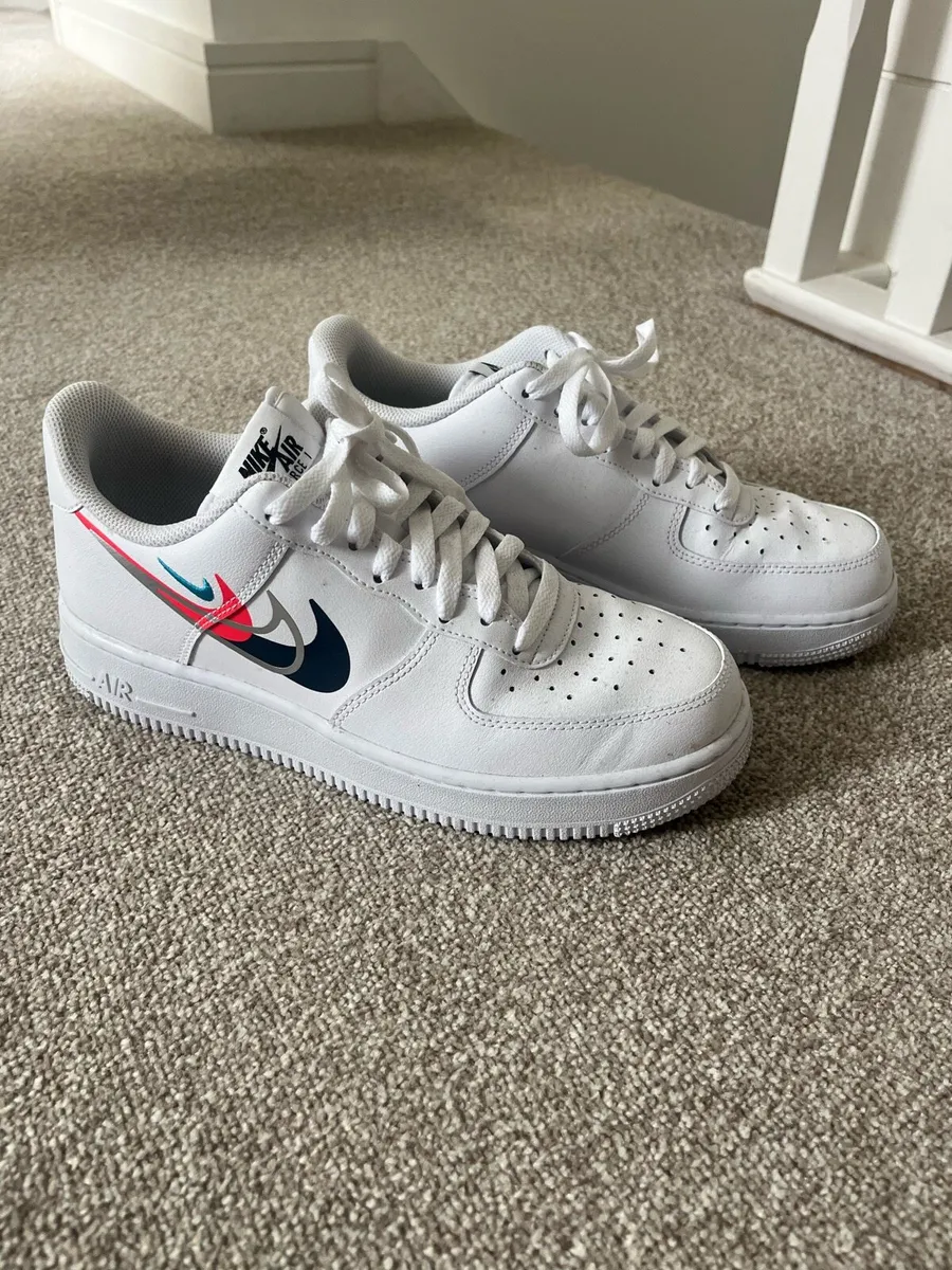 Nike shoes - Image 2