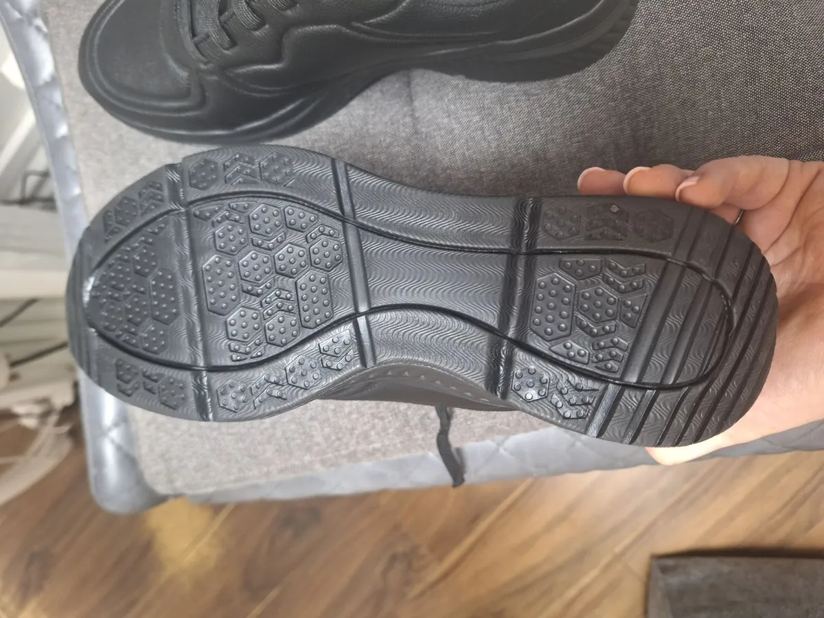 Sketchers trainers - Image 3