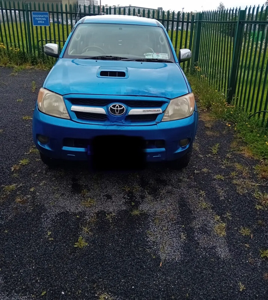 Toyota Hilux 2005 - Image 2