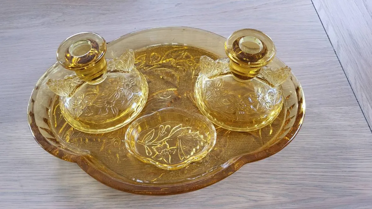 1920s Art Deco Amber Glass Boudoir Trinket Set - Image 1