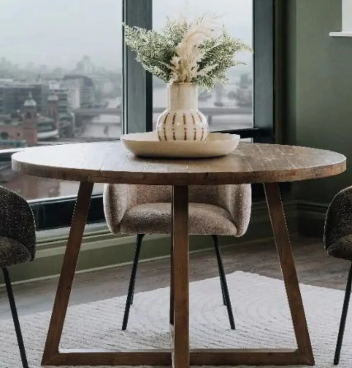 Round Dining table - Image 1