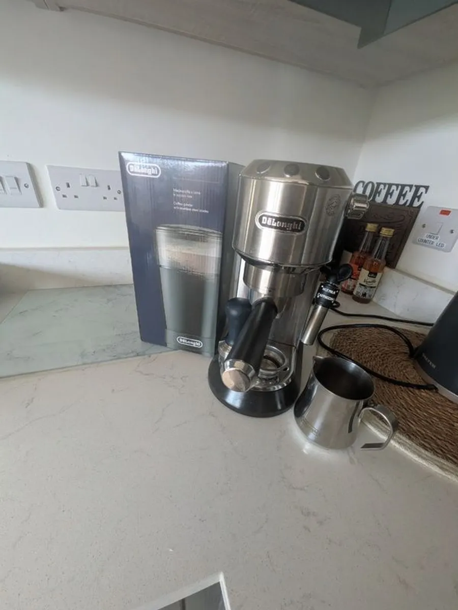 Delonghi Dedica Coffee Machine and Grinder - Image 2