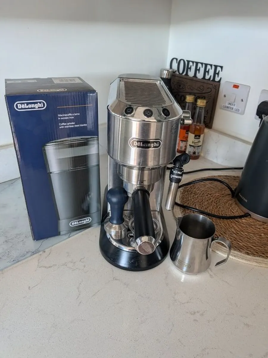 Delonghi Dedica Coffee Machine and Grinder - Image 3