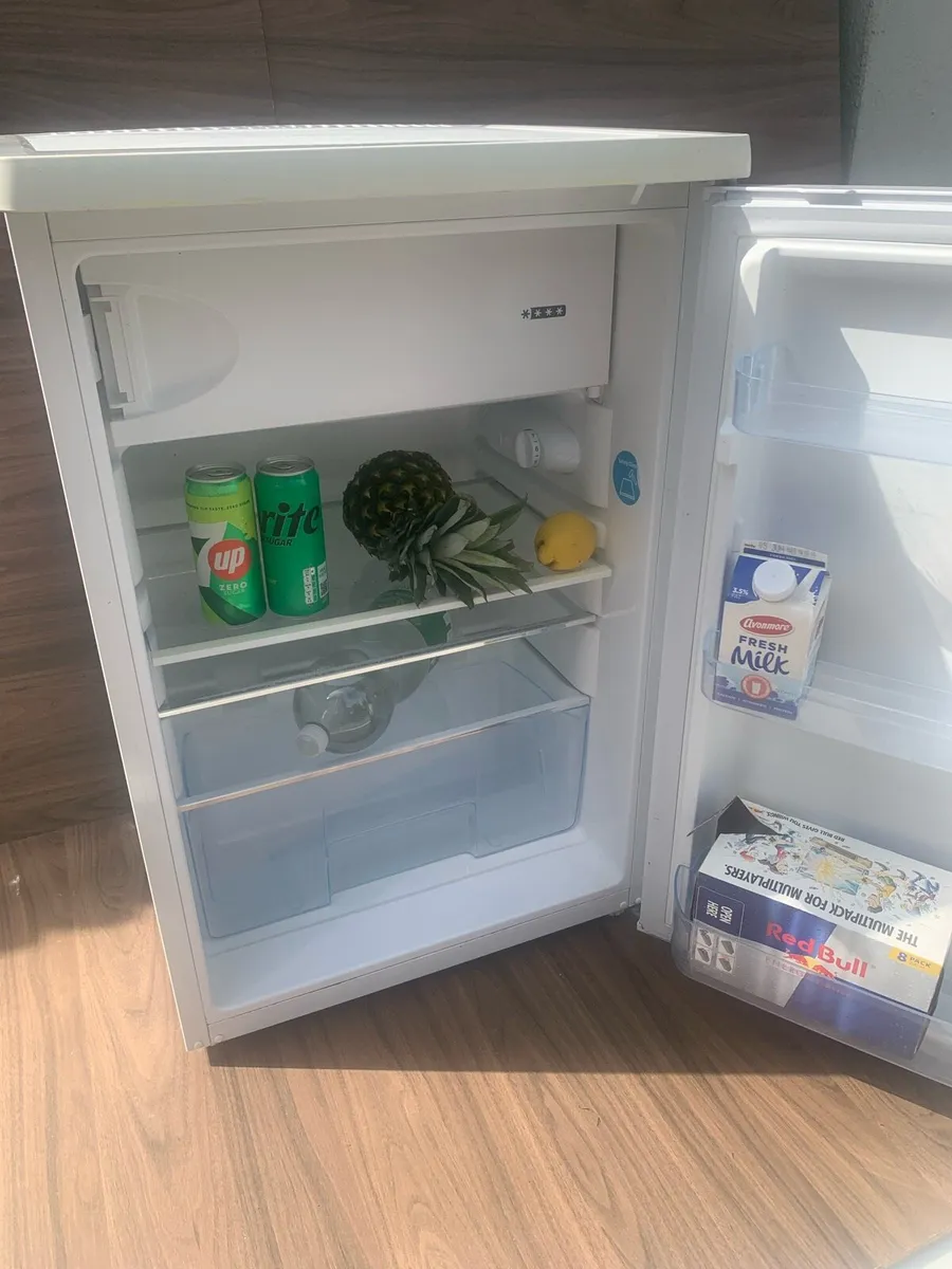 Small fridge - Image 2