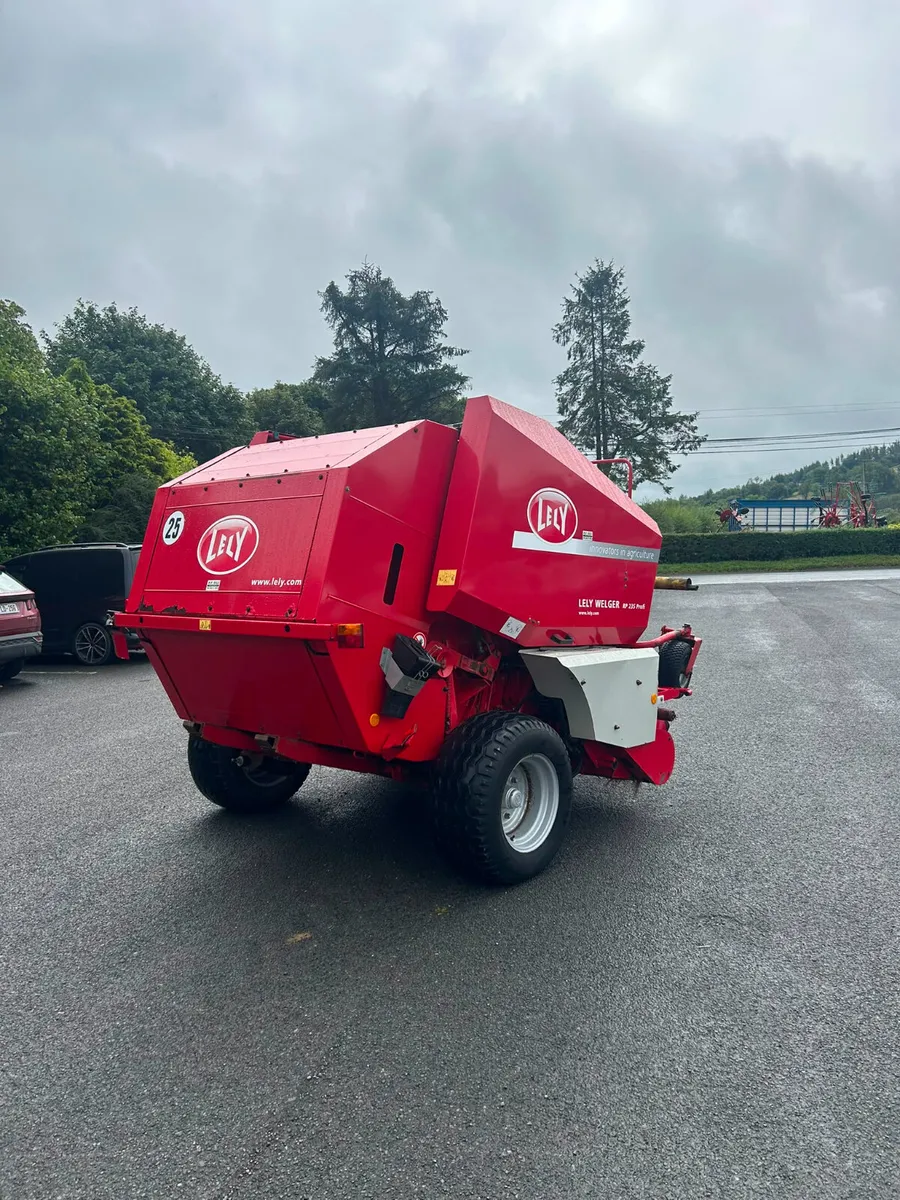 Lely Welger RP235 Profi Round Baler - Image 2