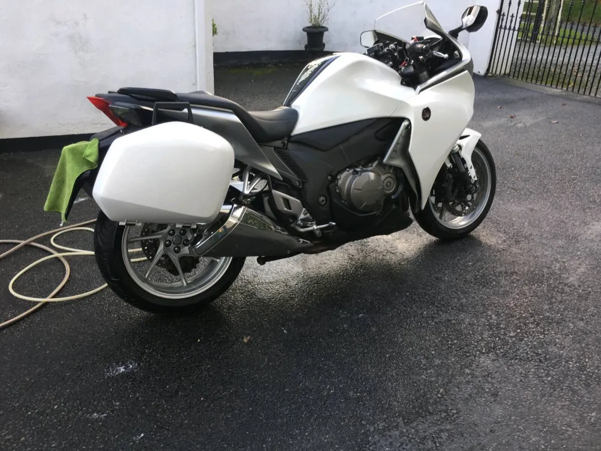 Honda vfr1200f - Image 3