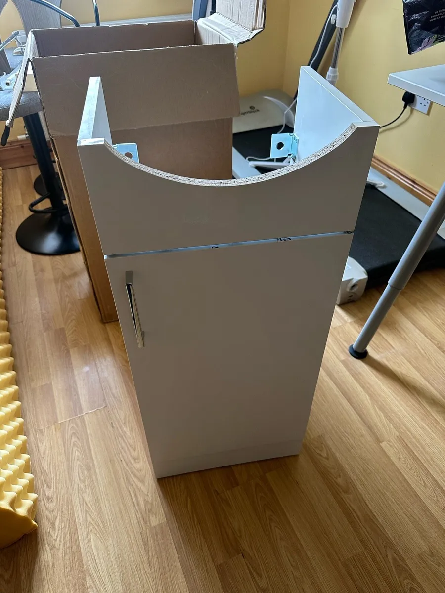 Vanity Unit + sink - Image 1