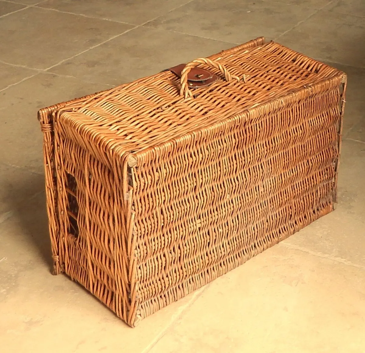 Large Wicker Hamper Basket - Image 3
