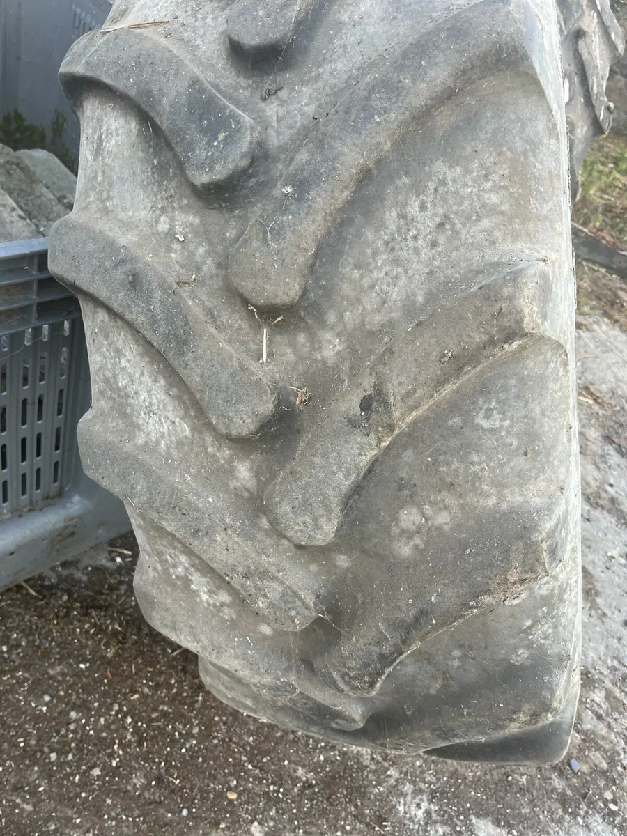 Tyres 480/65 R28 - Image 1