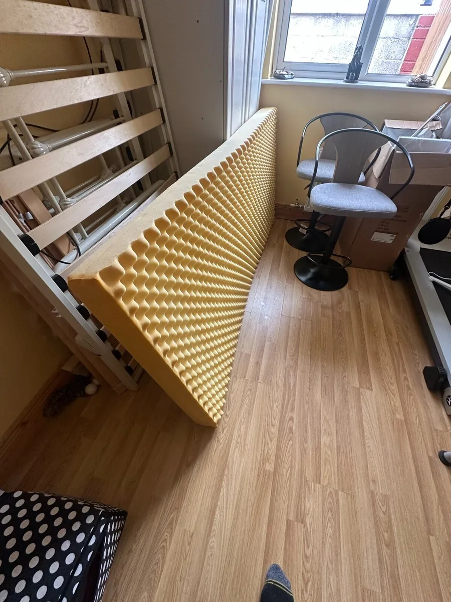 Single bed - Image 1