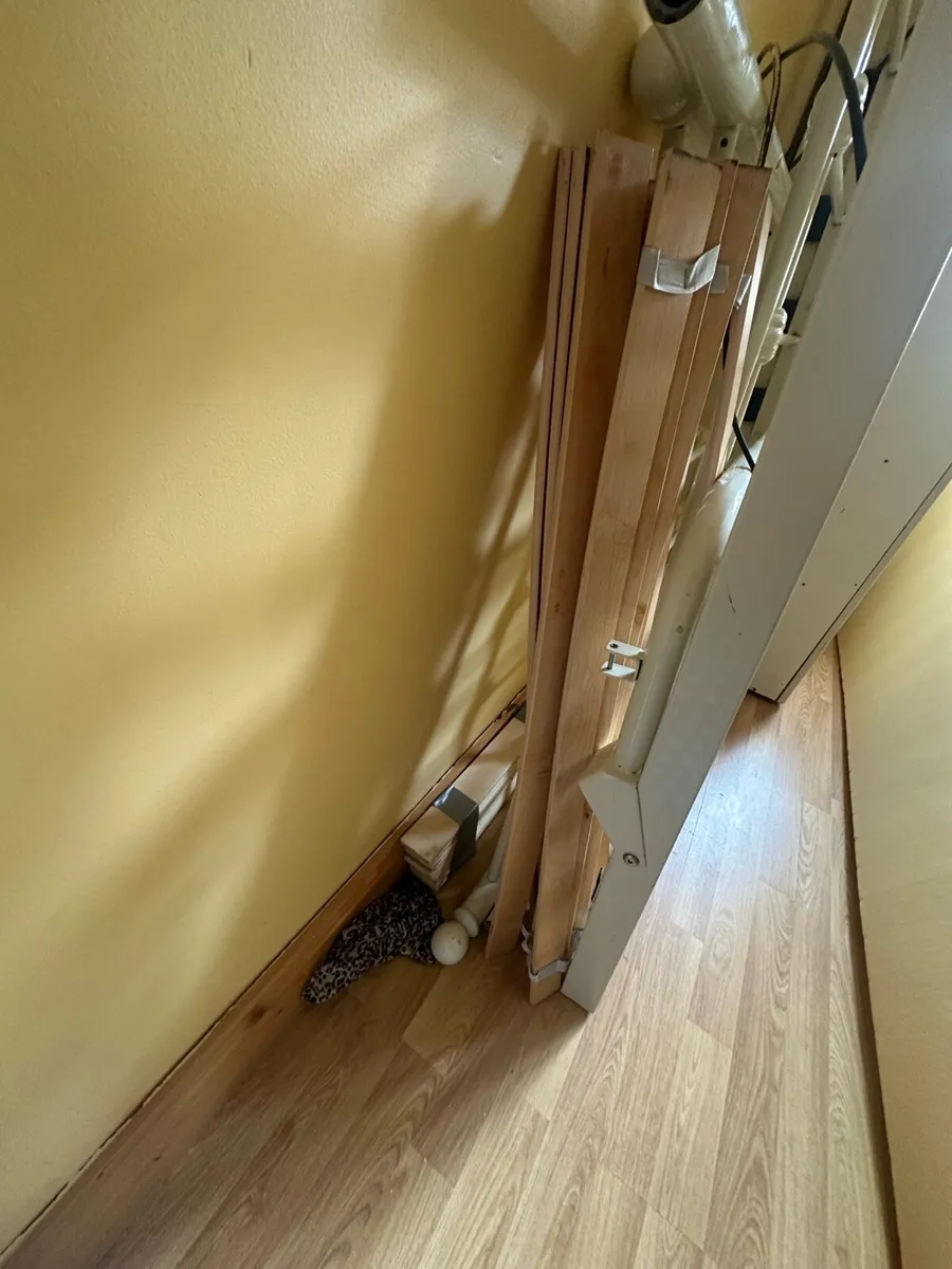 Single bed - Image 2