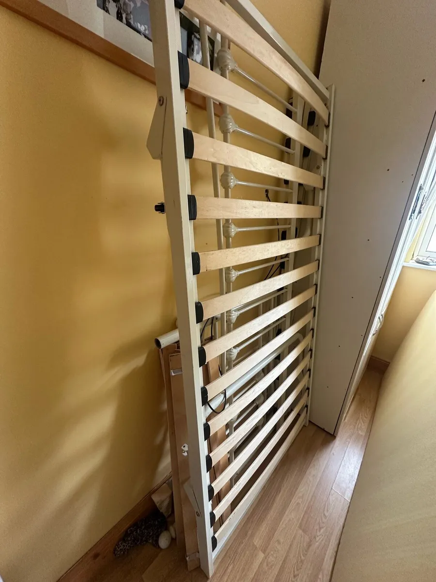 Single bed - Image 3