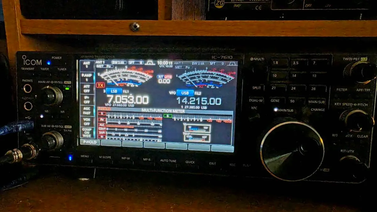 ICOM   RADIO - Image 3