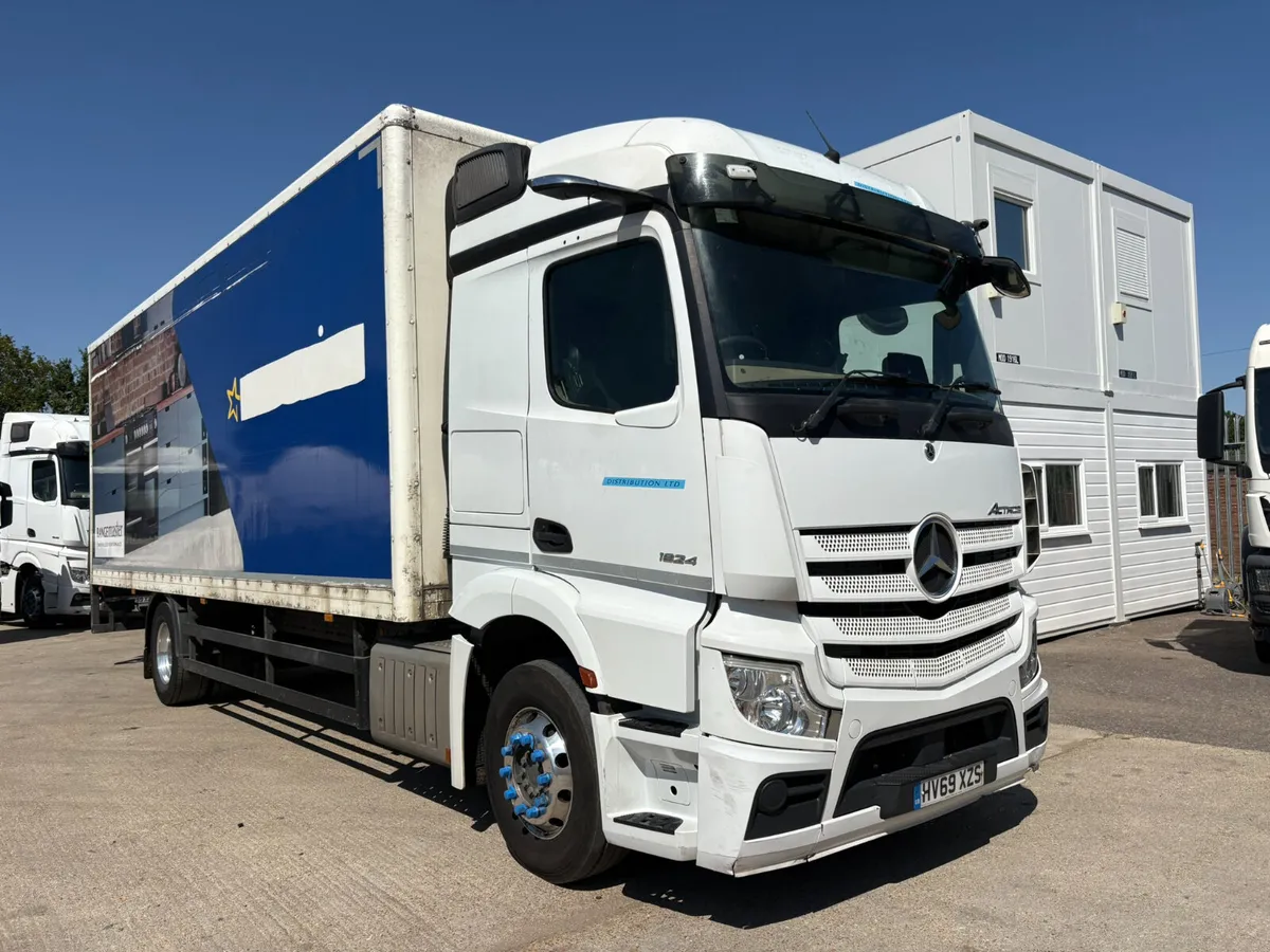 2019 MERCEDES ANTOS 1824 BOX VAN - Image 1