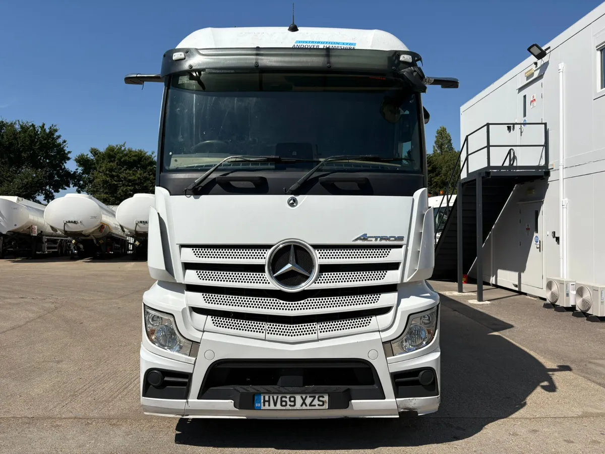 2019 MERCEDES ANTOS 1824 BOX VAN - Image 3