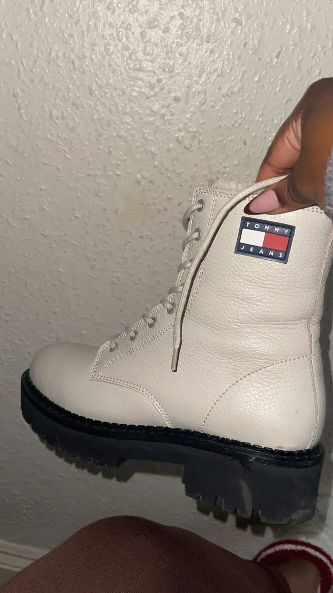 Tommy Hilifiger Cream/Black Ankle Boots - Image 3