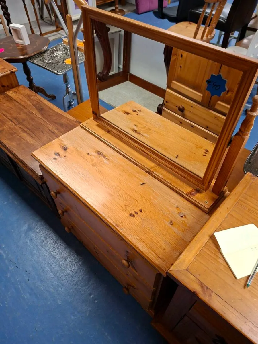 PINE DRESSING CHEST WITH MIRROR - Image 2