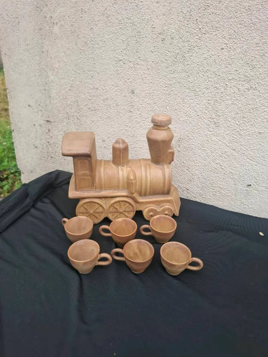 Very unusual train bottoe and cups postage possibl - Image 1