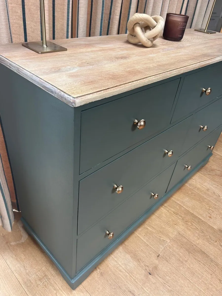 Dresser / sideboard / chest of drawers - Image 4