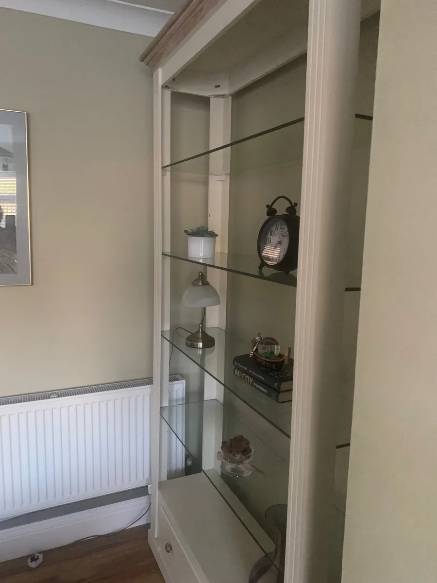 Display cabinet with drawer - Image 3