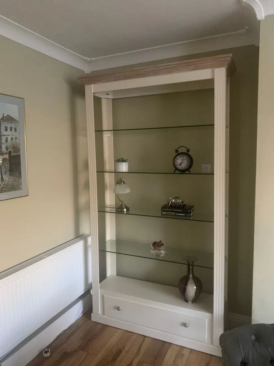 Display cabinet with drawer - Image 2