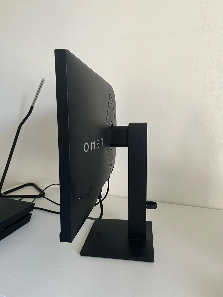 HP OMEN 27i — 165 Hz, 1440p - Image 2