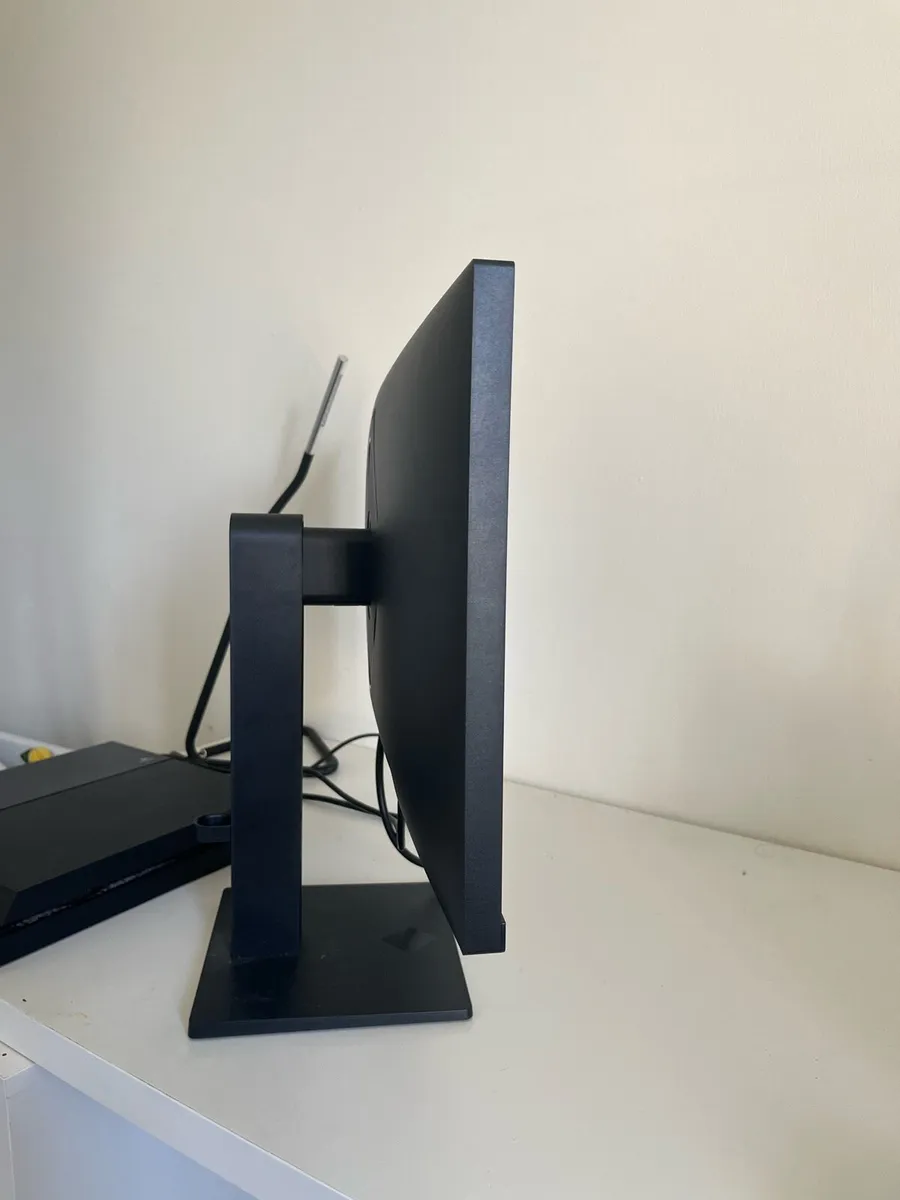 HP OMEN 27i — 165 Hz, 1440p - Image 3