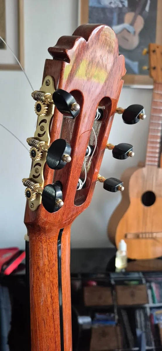 Spanish Classical Luthier's Guitar Prudencio Saez - Image 3